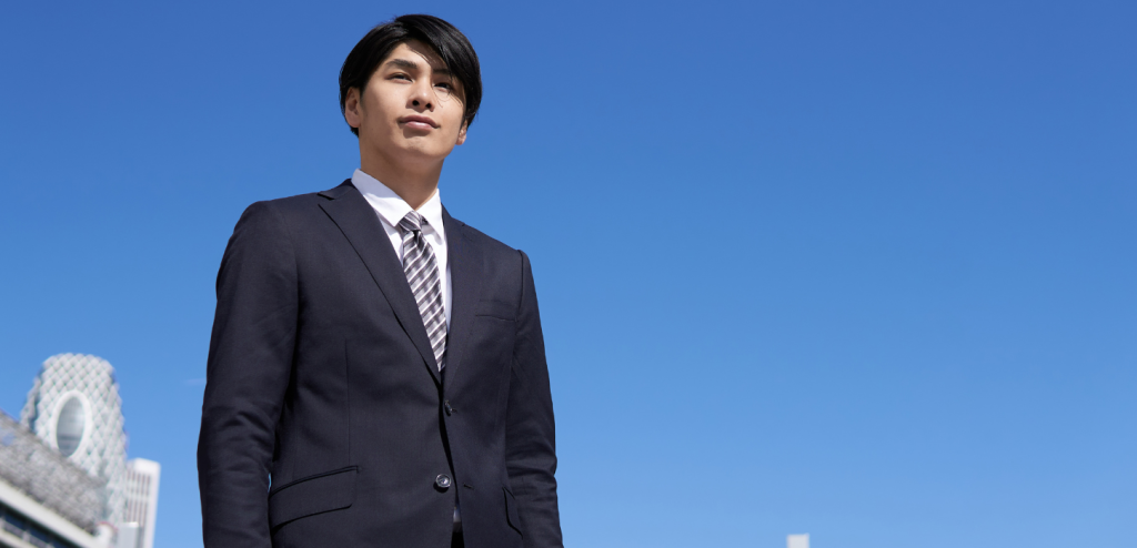 大学入学式のスーツはどこで買う？男性向けの相場や基本