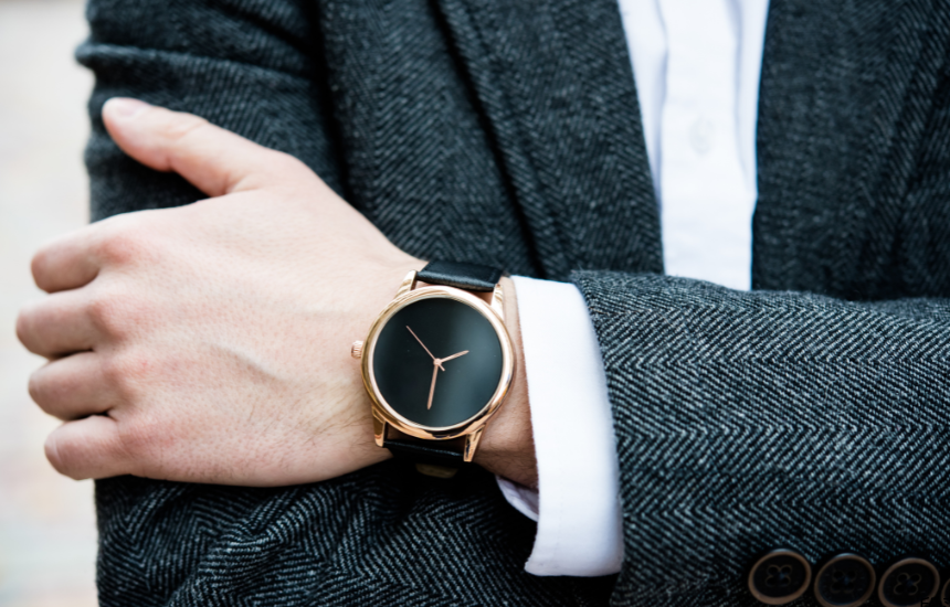 カルティエの婚約指輪へのお返しに腕時計を選ぶ理由と相場感