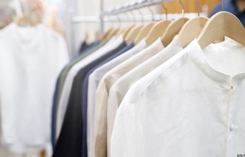 転職スーツのブラウスを選ぶときに女性が注意するべきポイントと選び方